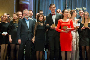 Az Operaház kreatív csapata a 2017-es Effie Awards Hungary díjátadón, az általuk nyert bronz Effie-vel